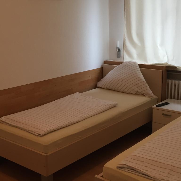 Hotel Central Neu-Isenburg Zimmer foto