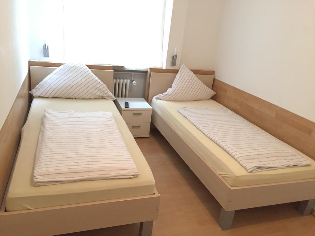 Hotel Central Neu-Isenburg Zimmer foto