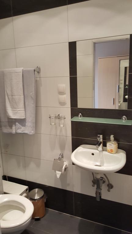 Hotel Central Neu-Isenburg Zimmer foto